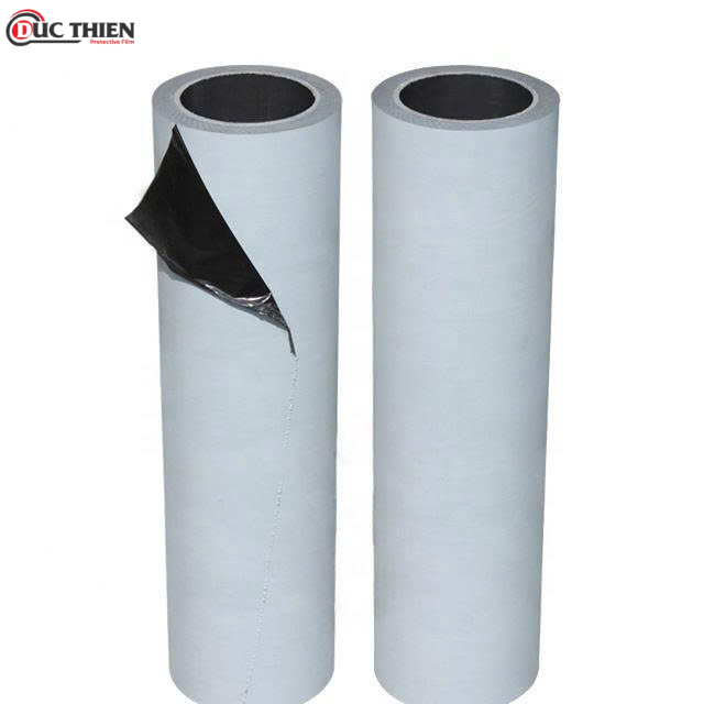 Cuộn màng PE đen trắng bảo vệ bề mặt nhôm do Đức Thiện sản xuất